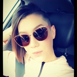 Meet your Posher, Amanda